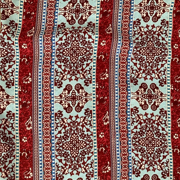 Pink rose lightweight sheer top blue/red size medium - Picture 2 of 8